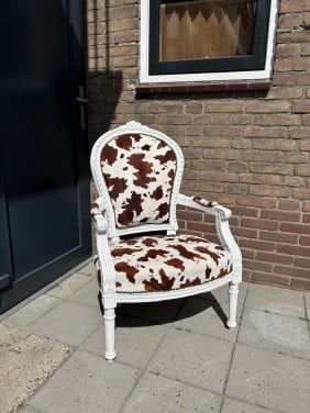 Brocante koeienstoel