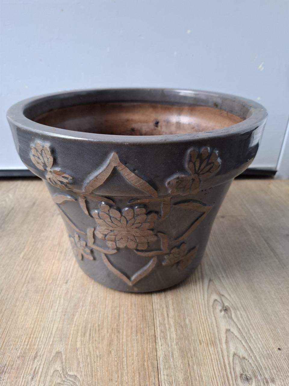 Mooie stenen buitenpot