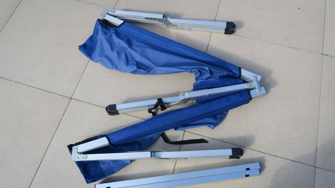 OPVOUWBAAR CAMPINGBED met draagzak.