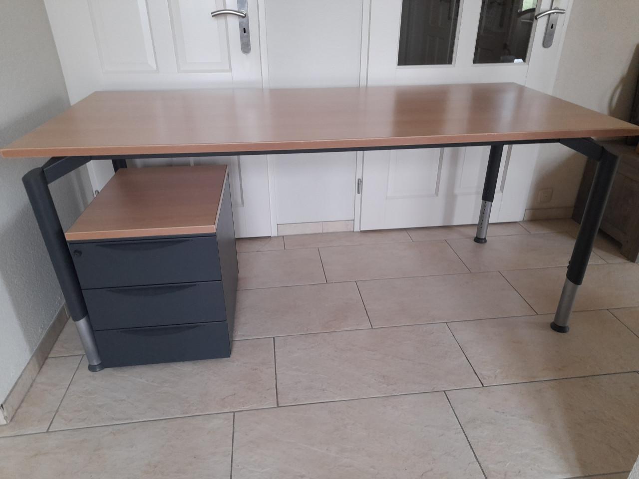 Ladenkastje op wielen (42 x 58 x 54H)  Zonder sleutel!