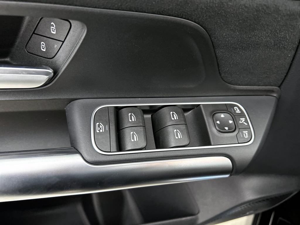 Mercedes-Benz Eqa 250+ business solution amg 71 kwh | nightpakket | panoram