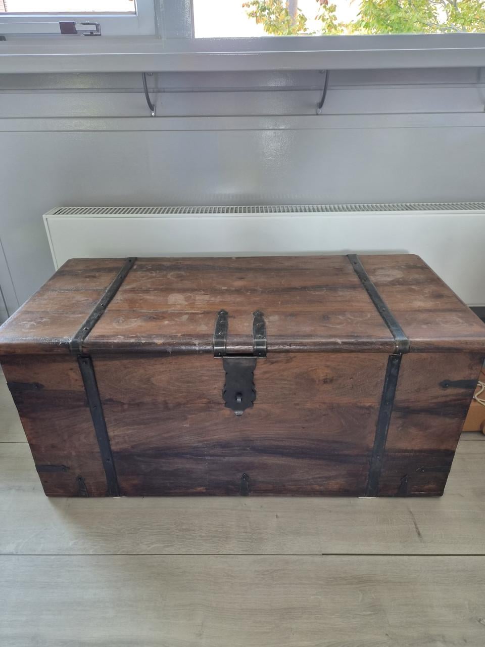 Oude massief houten kist - 93x45x44 cm