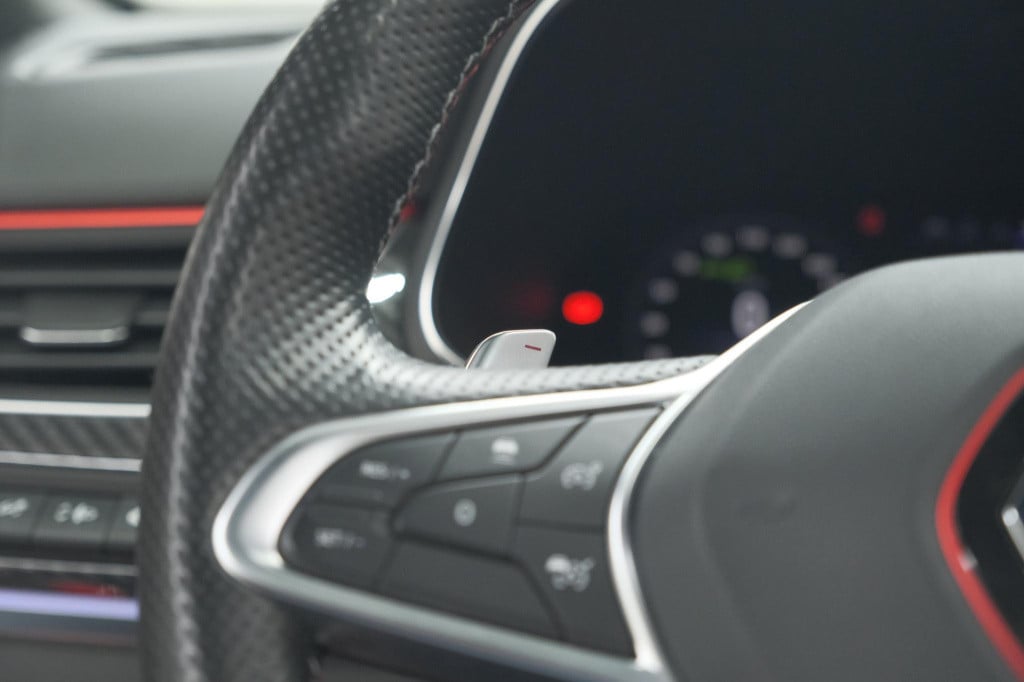 Renault Arkana mild hybrid 140 edc r.s. line | schuif-/ kanteldak | camera 