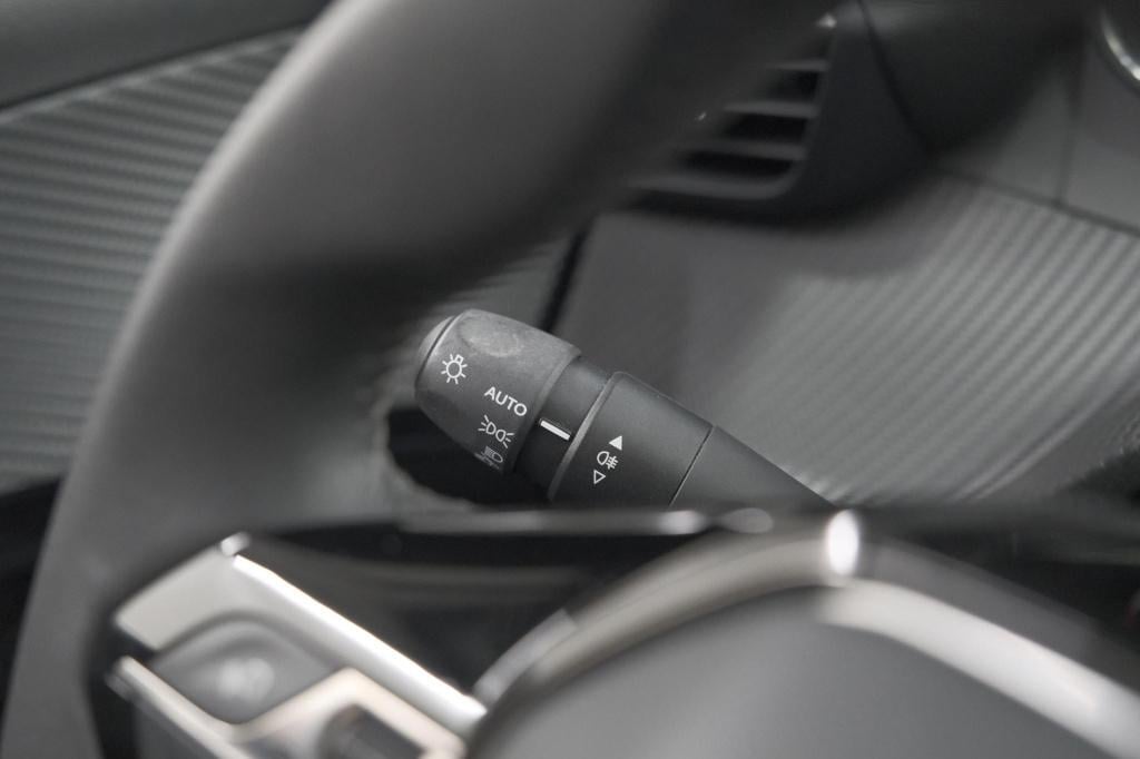 Peugeot 208 puretech 100 allure pack | camera | stoelverwarming | apple car