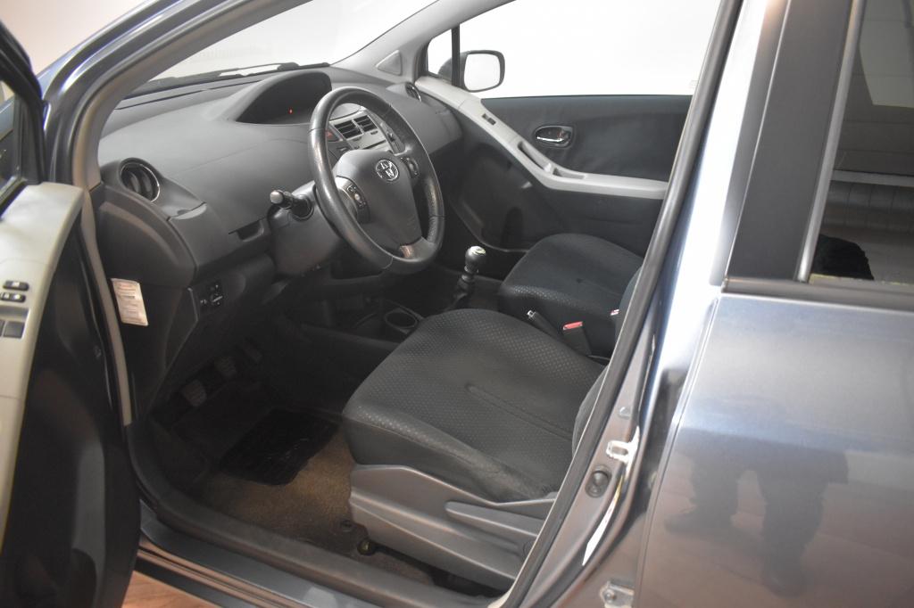 Toyota Yaris 1.3 vvti dynamic