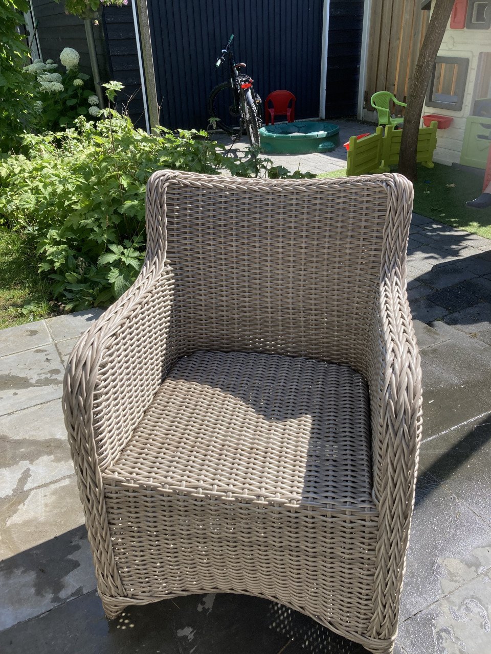 Tuinset - 6 mooie stoelen