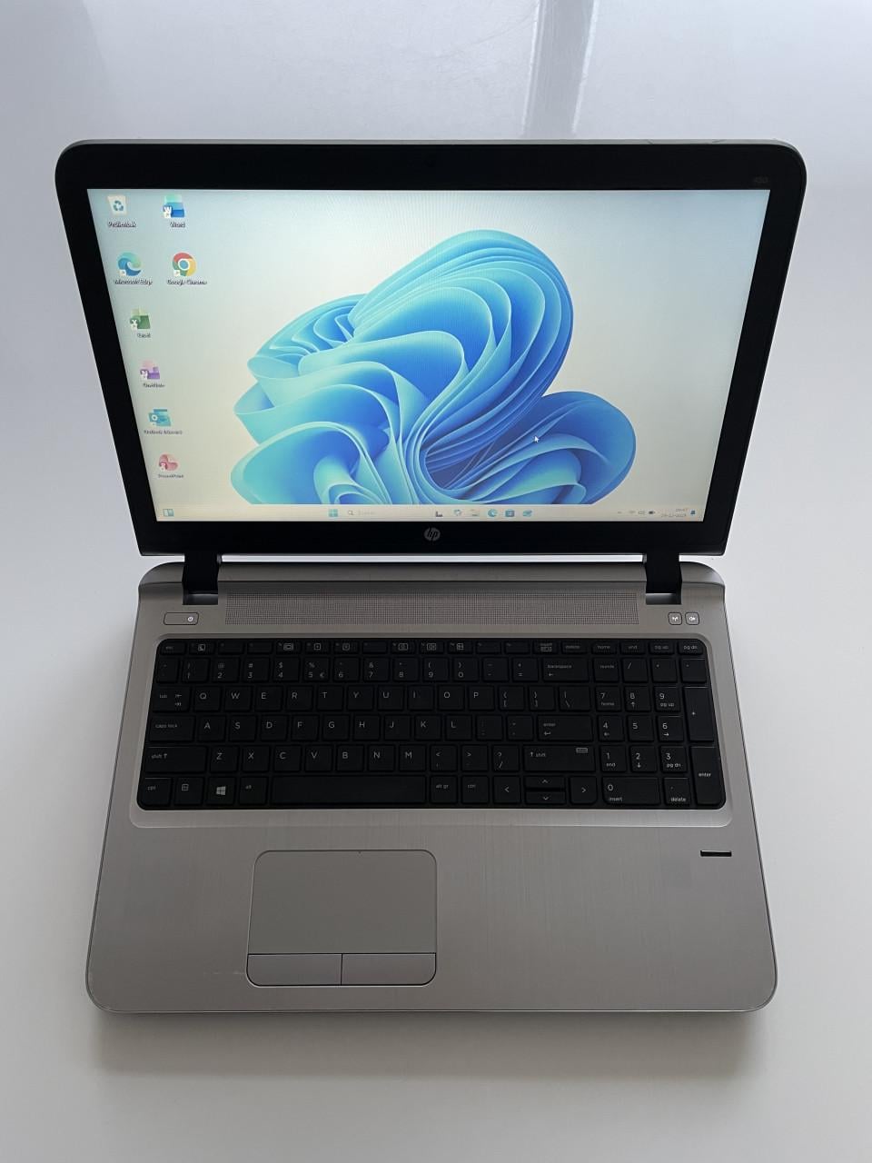 Hp Laptop - met SSD, muis + Sim mogelijkheid