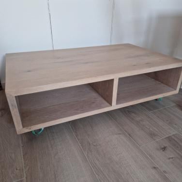 Te koop salontafel op wielen
