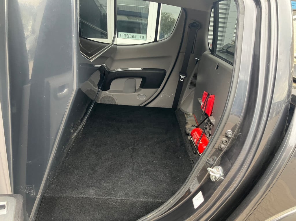Mitsubishi L200 2.5 di-d club cab invite 4x4 diff-lock