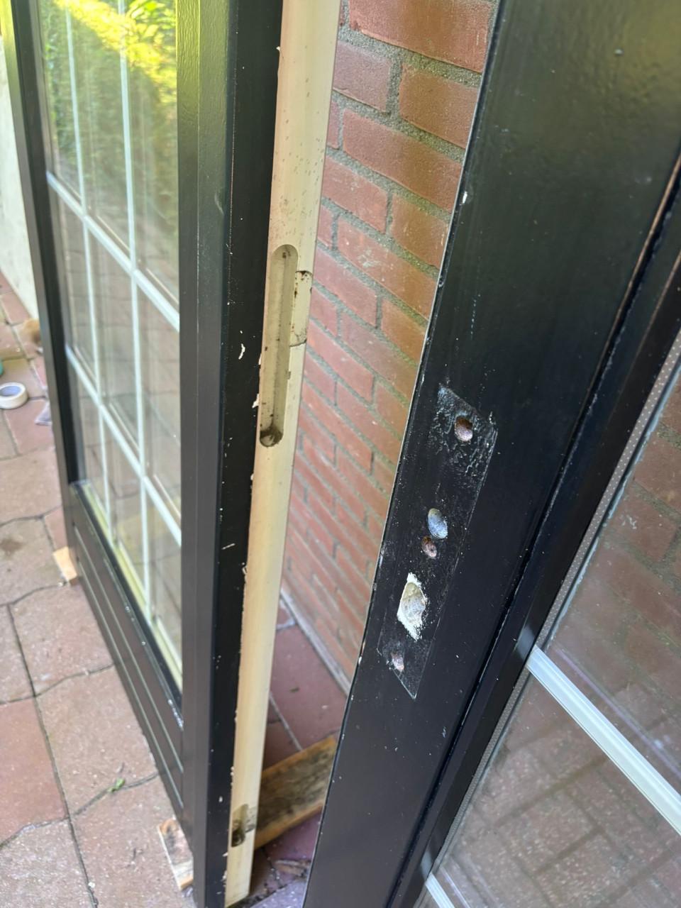 Hardhouten tuindeuren als nieuw met dubbelglas