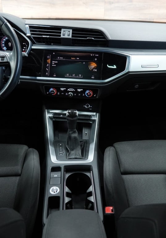 Audi Q3 35 tfsi pro line | pano | matrix | maxton | camera |