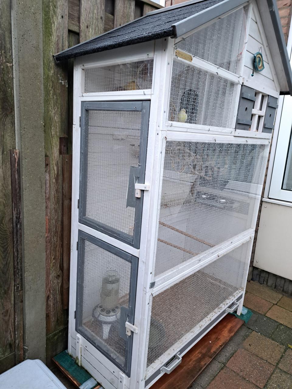 Voliére  Sarah Large