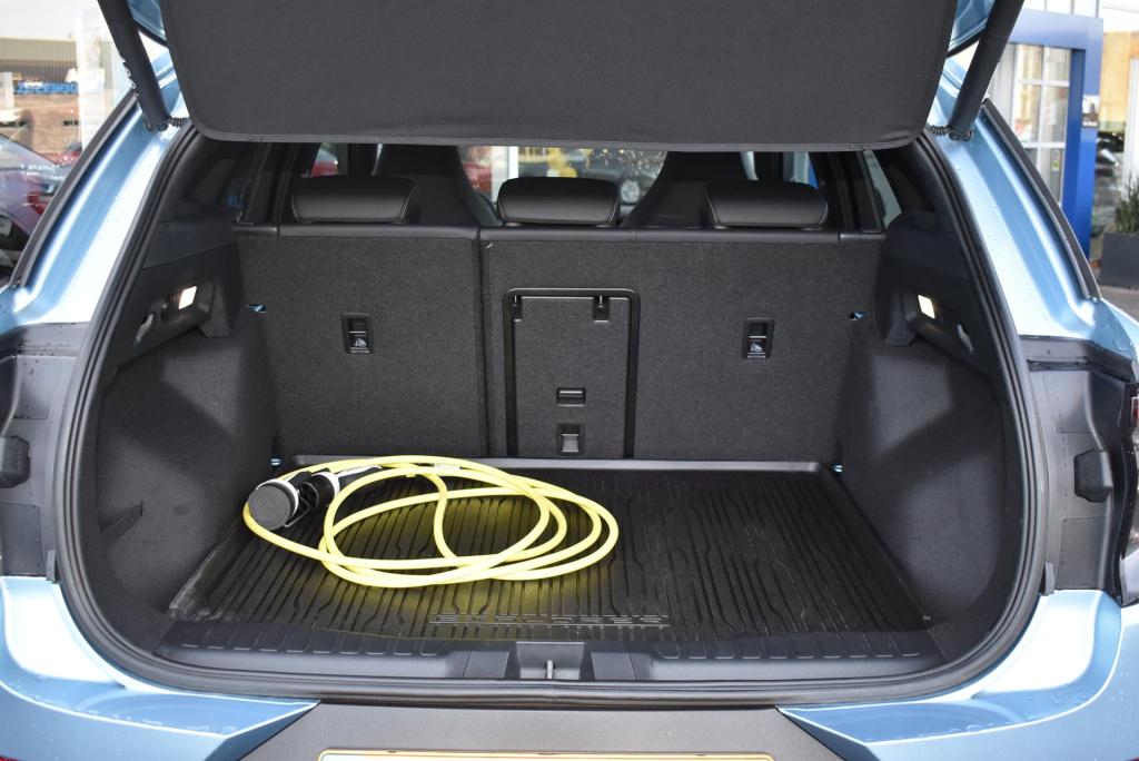 Ford Explorer premium extended range rwd 77 kwh | panoramadak | climate con