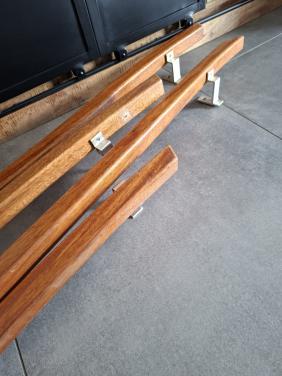 4 stuks vierkante licht gebogen hardhouten trapleuningen