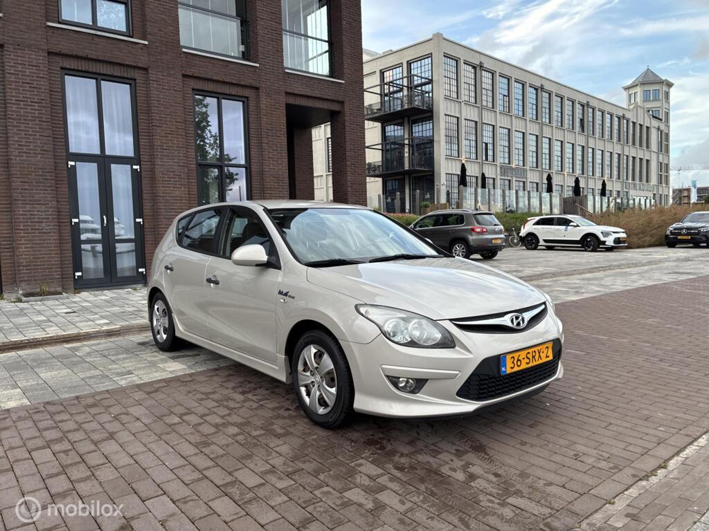 Hyundai i30, 1.4i i-Motion Business km168.562 Airco 5Deurs BJ2011