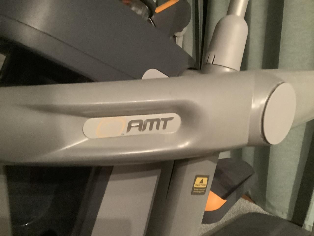 Precor 100i AMT Crosstrainer