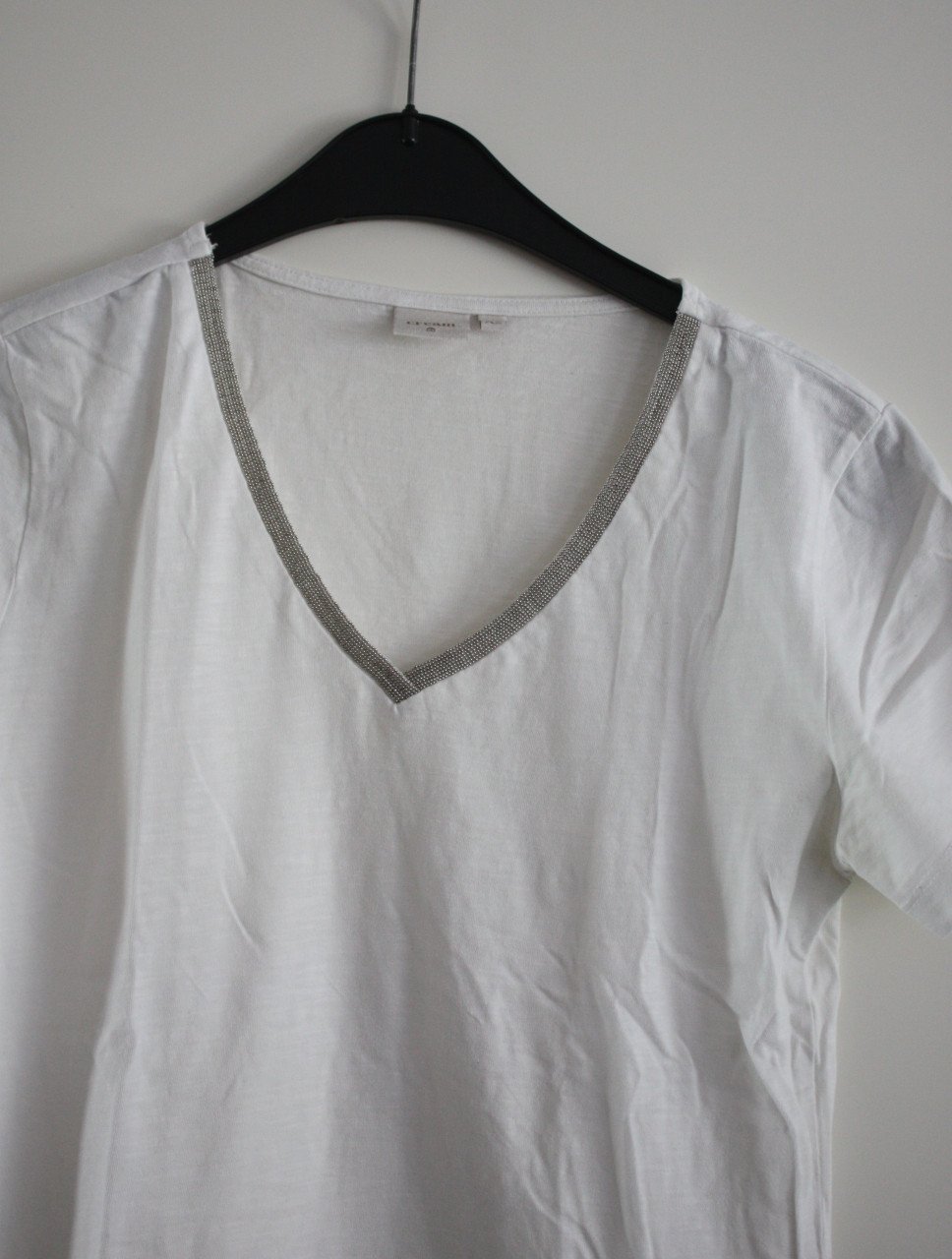 Wit shirt met detals rond de hals maat xs