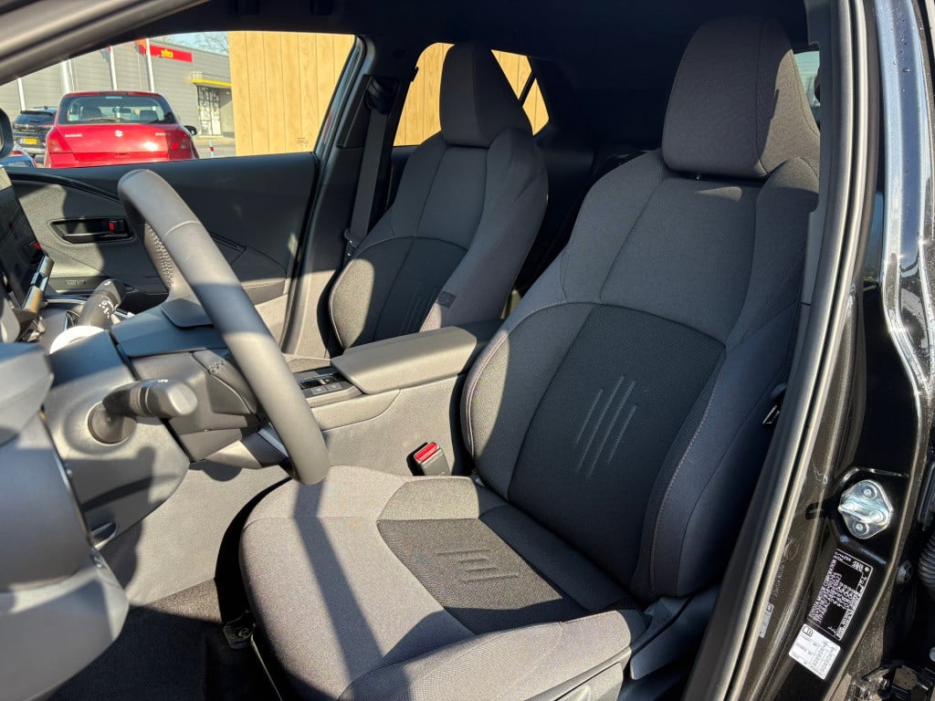 Toyota C-hr 2.0 plug-in hybrid 220 dynamic