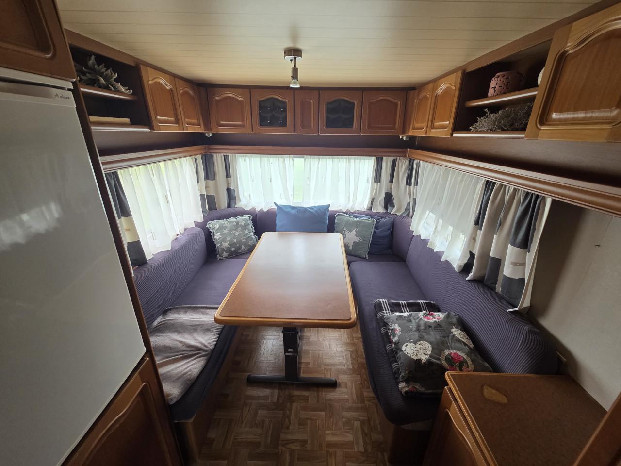 Knaus azur 620 met voortent