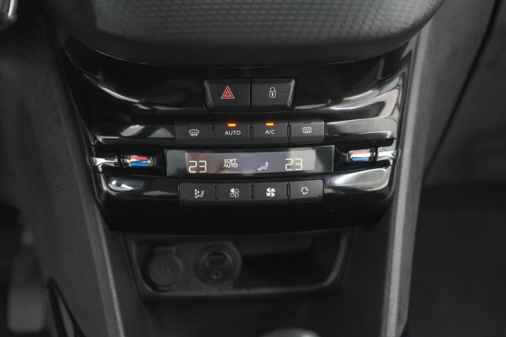 Peugeot 2008 puretech 110 allure | trekhaak | parkeersensoren | navigatie