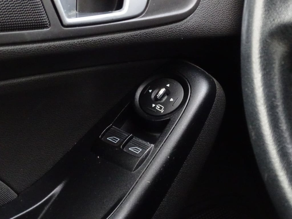 Ford Fiesta 1.0 ecoboost sport | pdc | clima | bluetooth | 17"