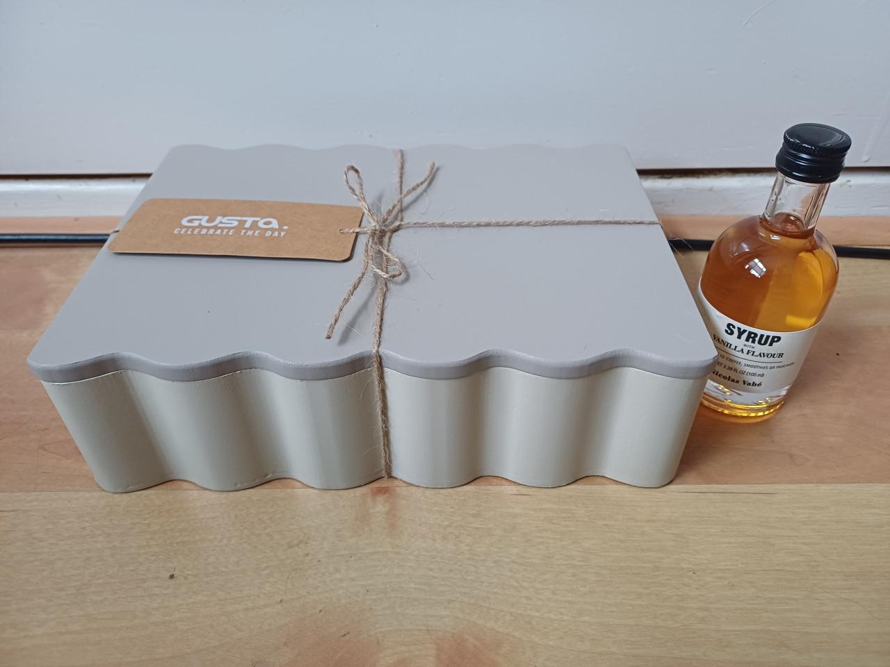 Gusta, 100% leuk: theepot, theedoos, 2 x theemok + siroop