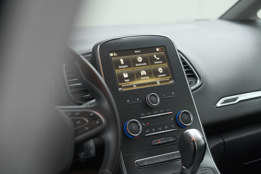 Renault Scenic tce 140 edc limited | camera | stoelverwarming | navigatie |