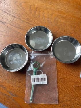 Hunter voerbakjes diameter 11.5cm en buster pillenschieter