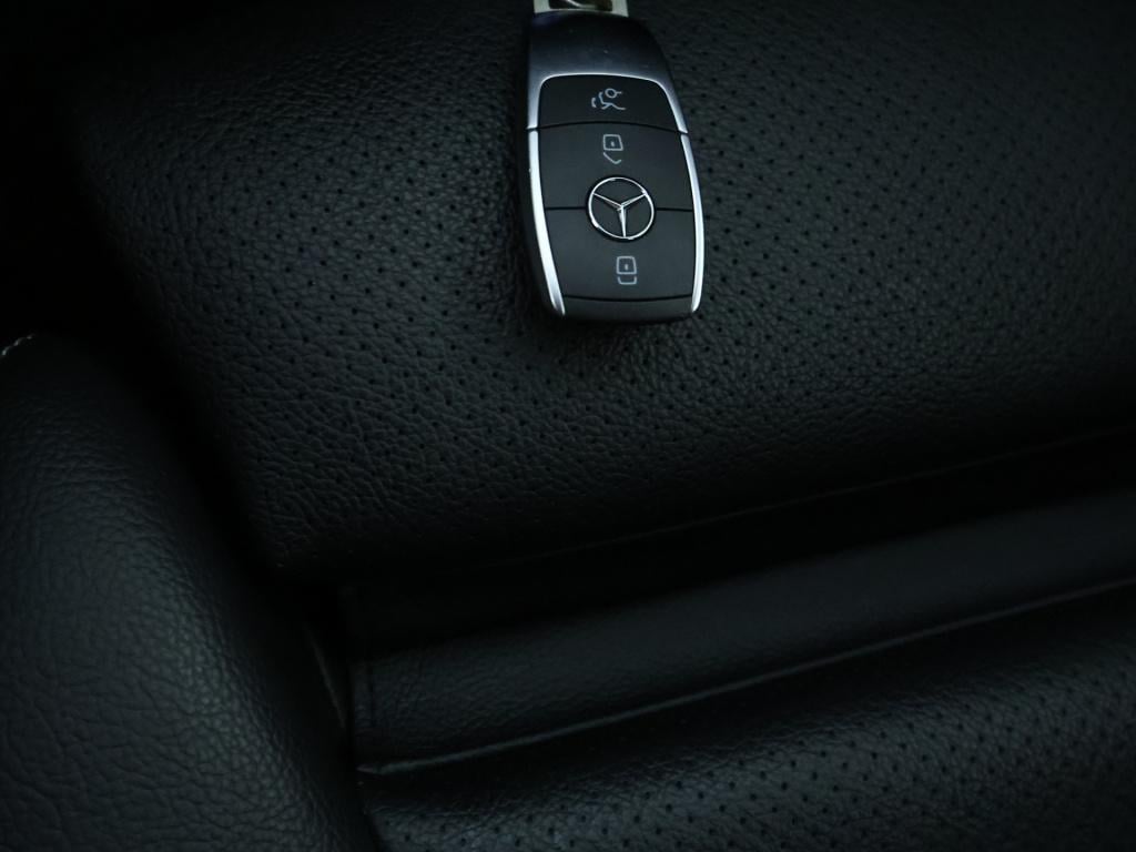Mercedes-Benz Glc 300e 4matic business solution luxury stoelverwarming | ac