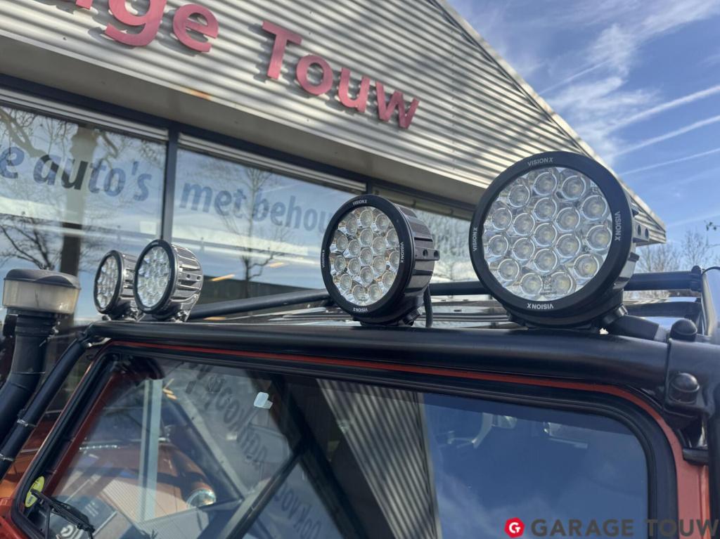 Land Rover Defender 2.2 d sw 90" adventure+ limited edition