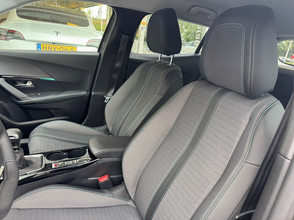 Peugeot 2008 1.2 puretech allure pack
