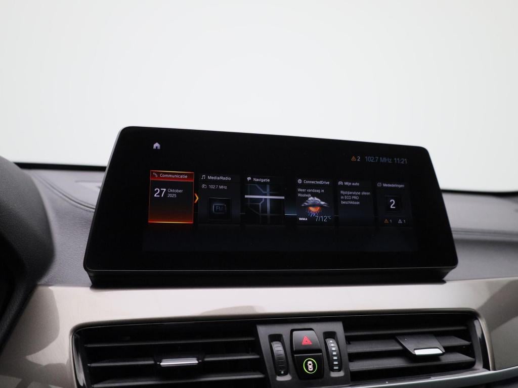 BMW X1 sdrive18i business edition | automaat | navigatie | head-up display