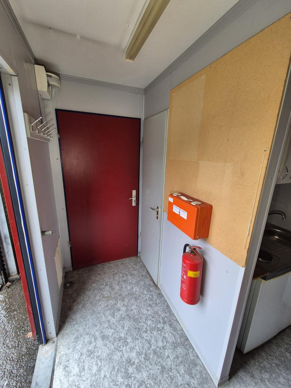 Kantoorunit / woonunit / bureelcontainer / bouwkeet 6x3m