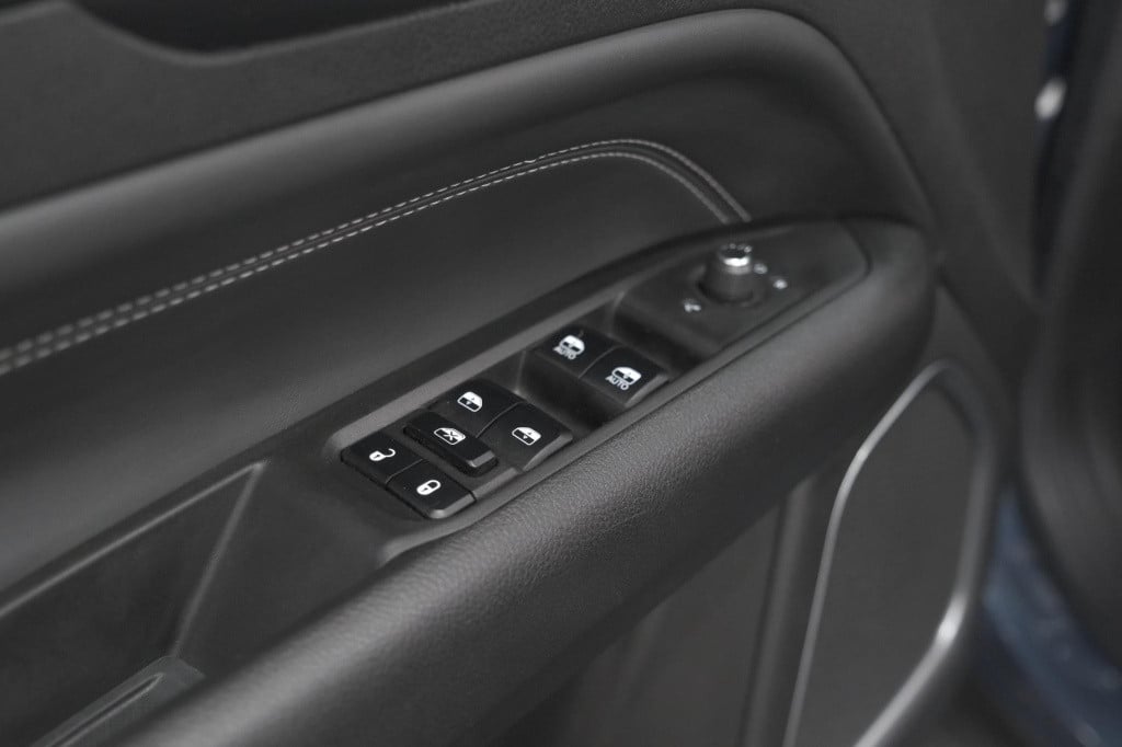 Jeep Compass 4xe 190 plug-in hybrid electric limited | elektrisch panoramad