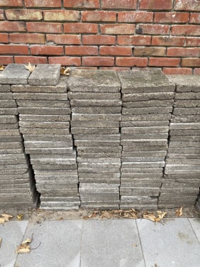 Gratis ophalen betontegels 30x30