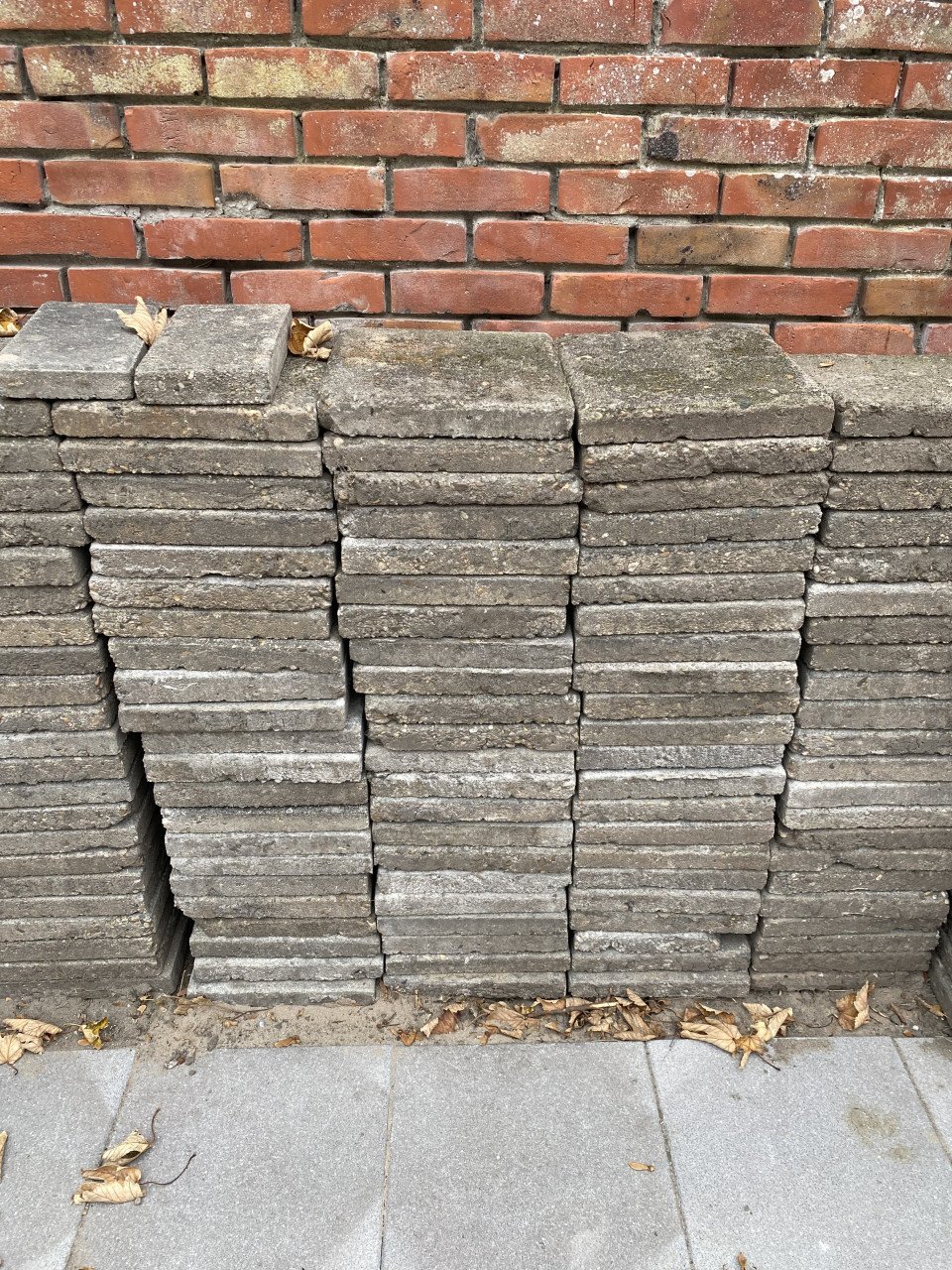 Gratis ophalen betontegels 30x30
