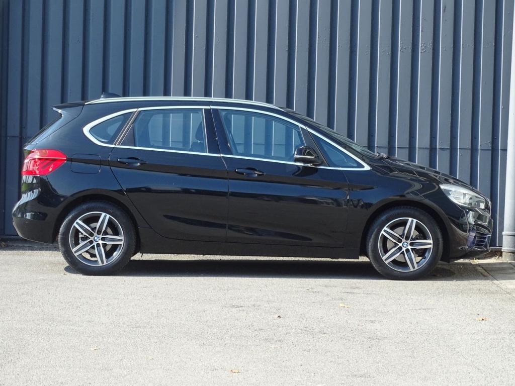 BMW 2-serie active tourer 218i executive | stoelverwarming | navi | bluetoo
