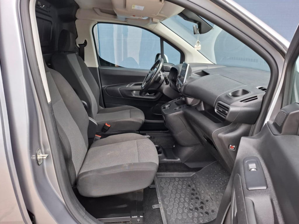 Opel Combo 1.5d l2h1 edition automaat / airco / cruise controle / trekhaak 
