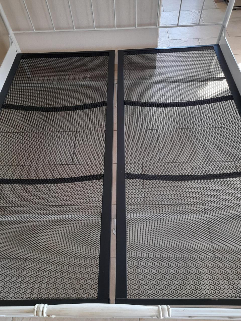 Stevig 2 Persoons bed 180 x 200 met Auping spiralen (in goede nette staat )