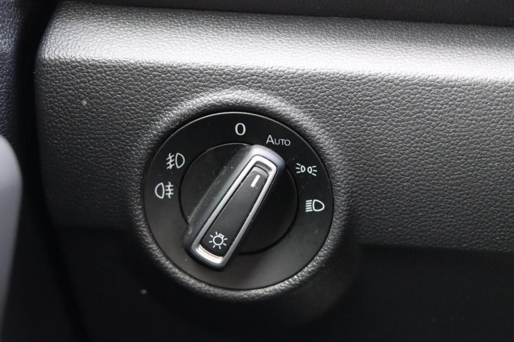 Volkswagen T-roc 1.0 tsi sport 115pk | stoel- en stuurverwarming | adaptive