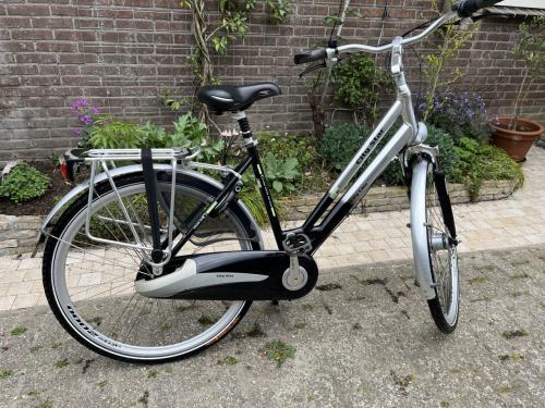 Damesfiets City Star 8 versn. Tr.rem. Verlichting Uit Gazalle fabriek.