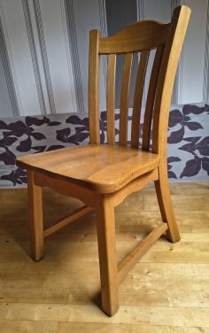 4 stuks zwaar eiken eetkamerstoelen