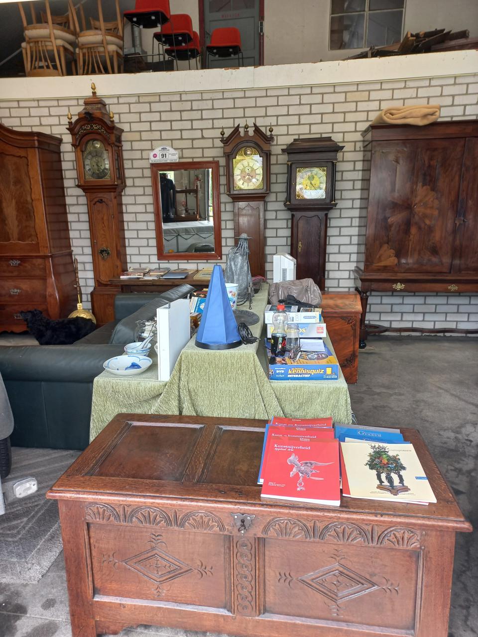 GARAGEVERKOOP, tijdens de jaarmarkt in Borssele, zaterdag, 23 mei
