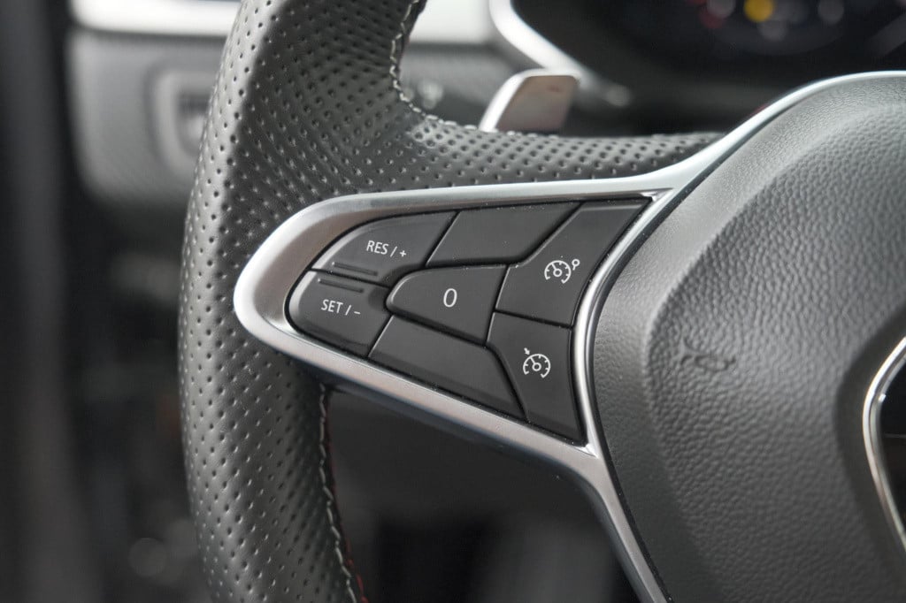 Renault Captur mild hybrid 140 edc r.s. line | camera | navigatie | stoelve