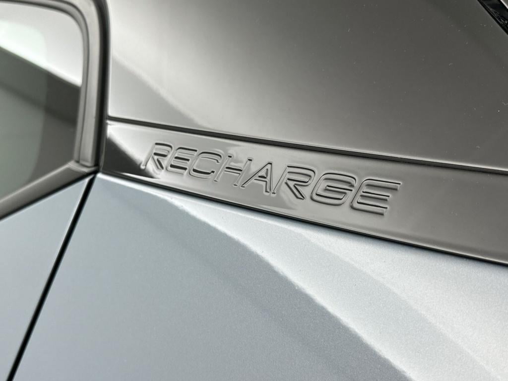 Volvo XC40 p8 408pk awd recharge r-design| pano| 360camera| h&k audio|