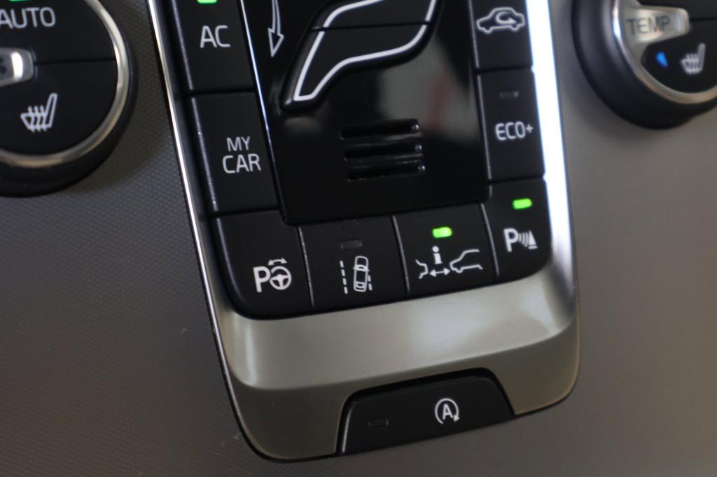 Volvo V40 1.5 t2 nordic+ nl auto, winterpakket, camera, parkeerassist, blis