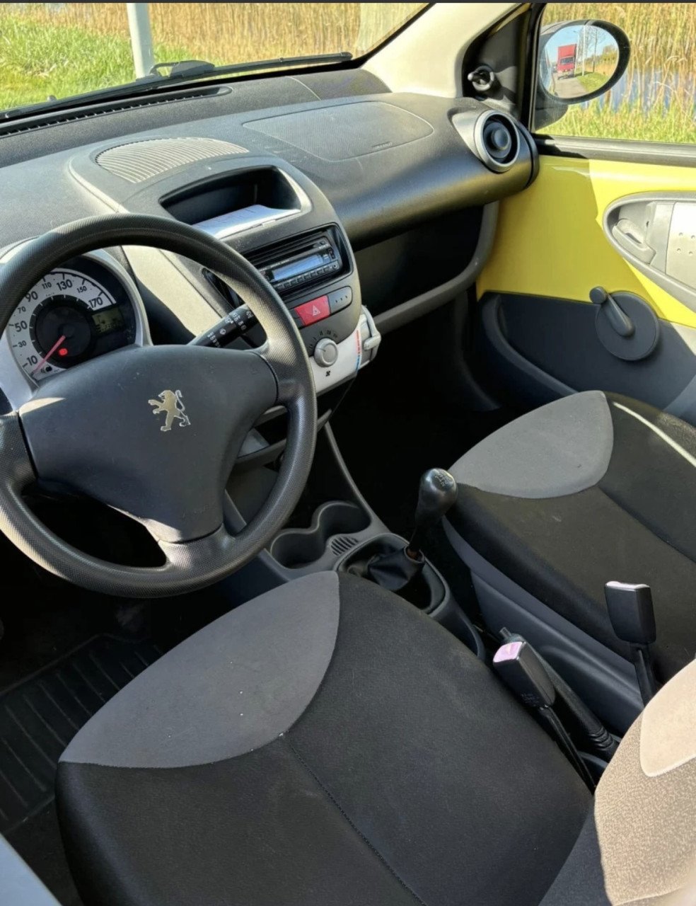 Peugeot 107 met een voljaar apk!