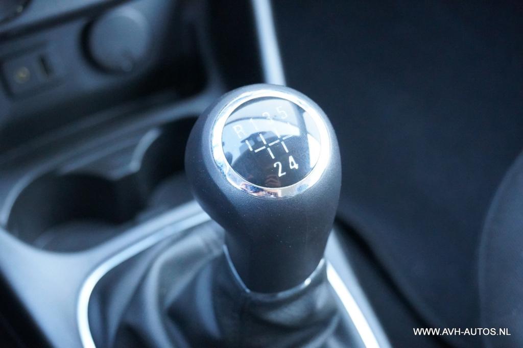 Opel Corsa 1.4 color edition