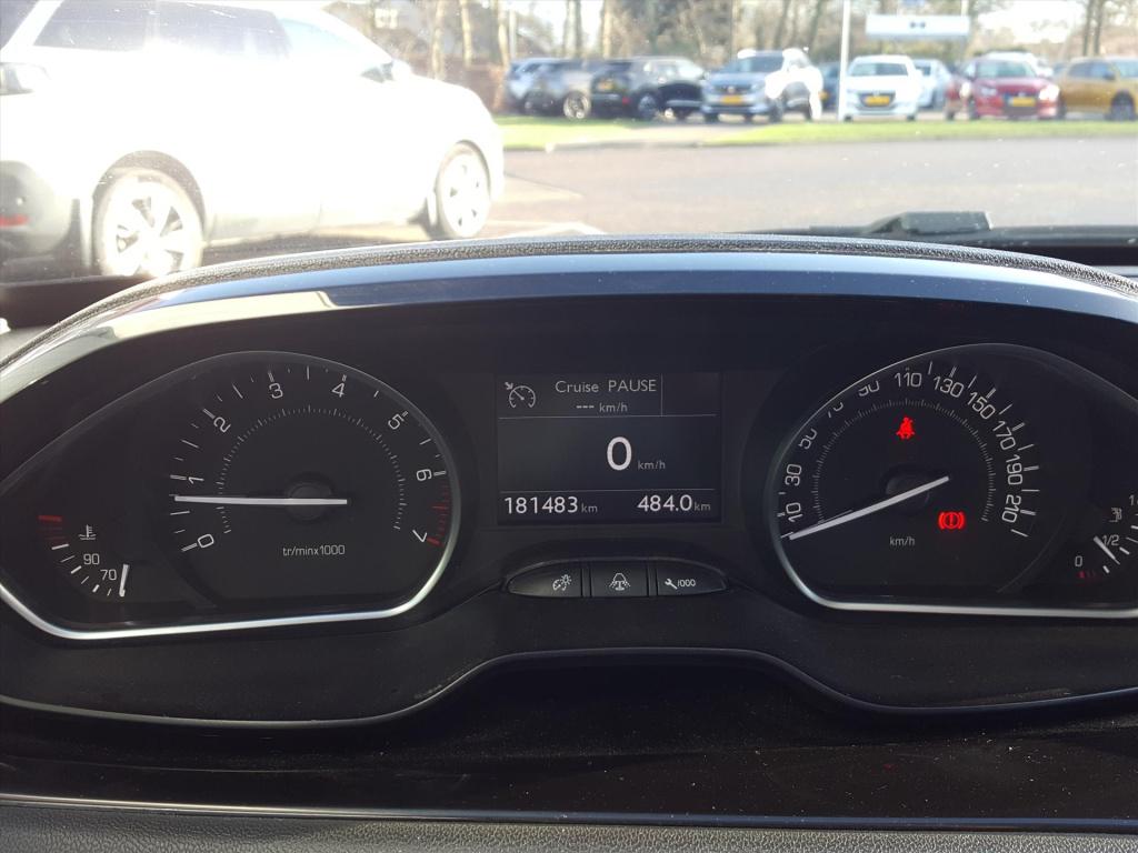 Peugeot 208 1.2 vti 82pk 5d urban soul navigatie | cruise control | airco |