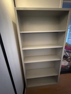 Legkast met boorden te koop, goede staat